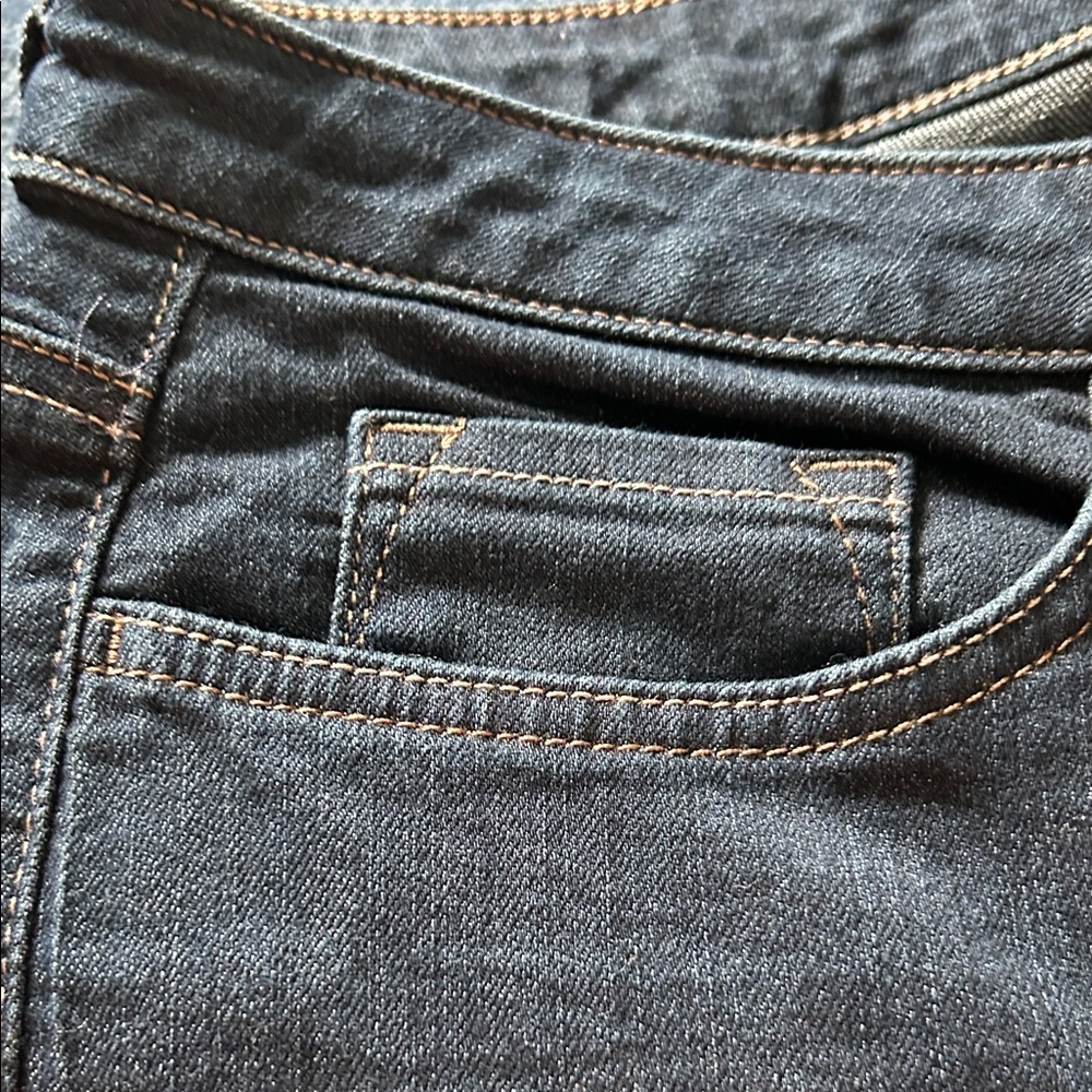 Lee Riders Mid-Rise Capri Jeans - Picture 6 of 8